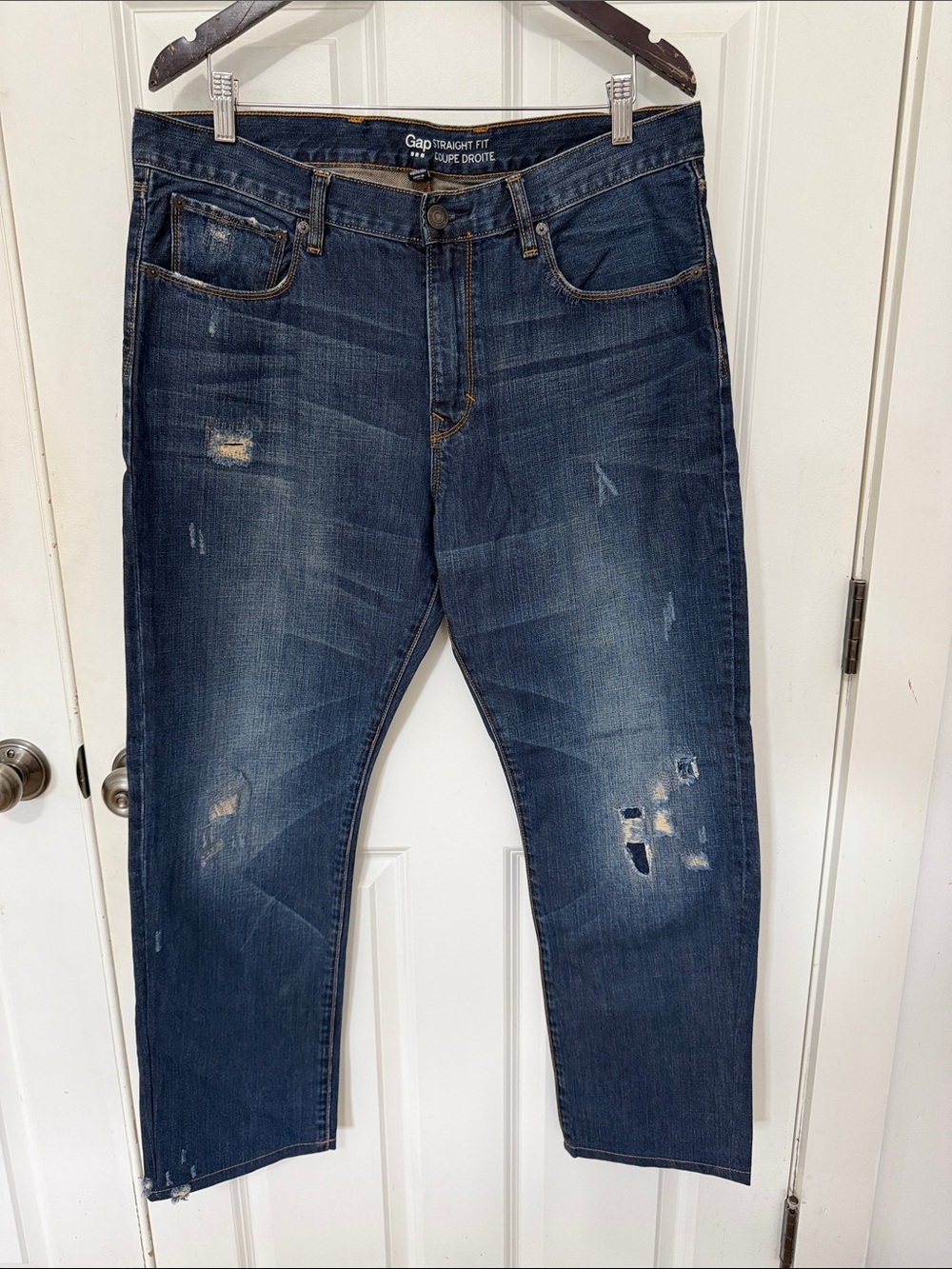 GAP Straight Fit Men’s Jeans size 36/32 ripped Dark Blue Washed